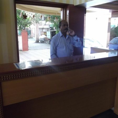 פונה Hotel Ravikant מראה חיצוני תמונה