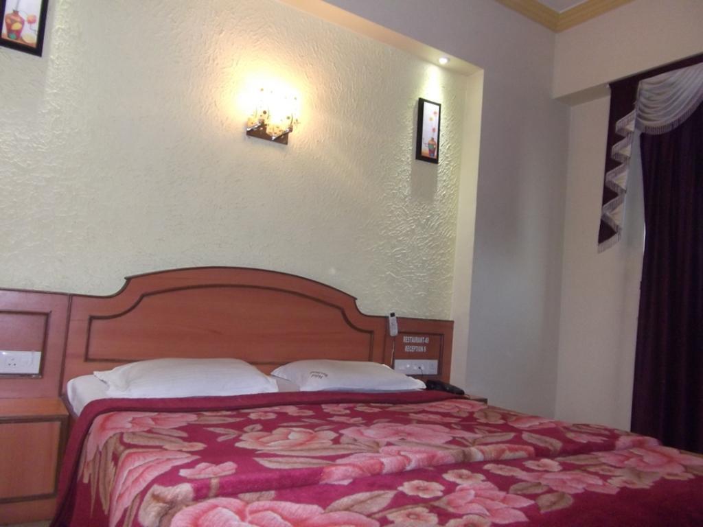 פונה Hotel Ravikant חדר תמונה