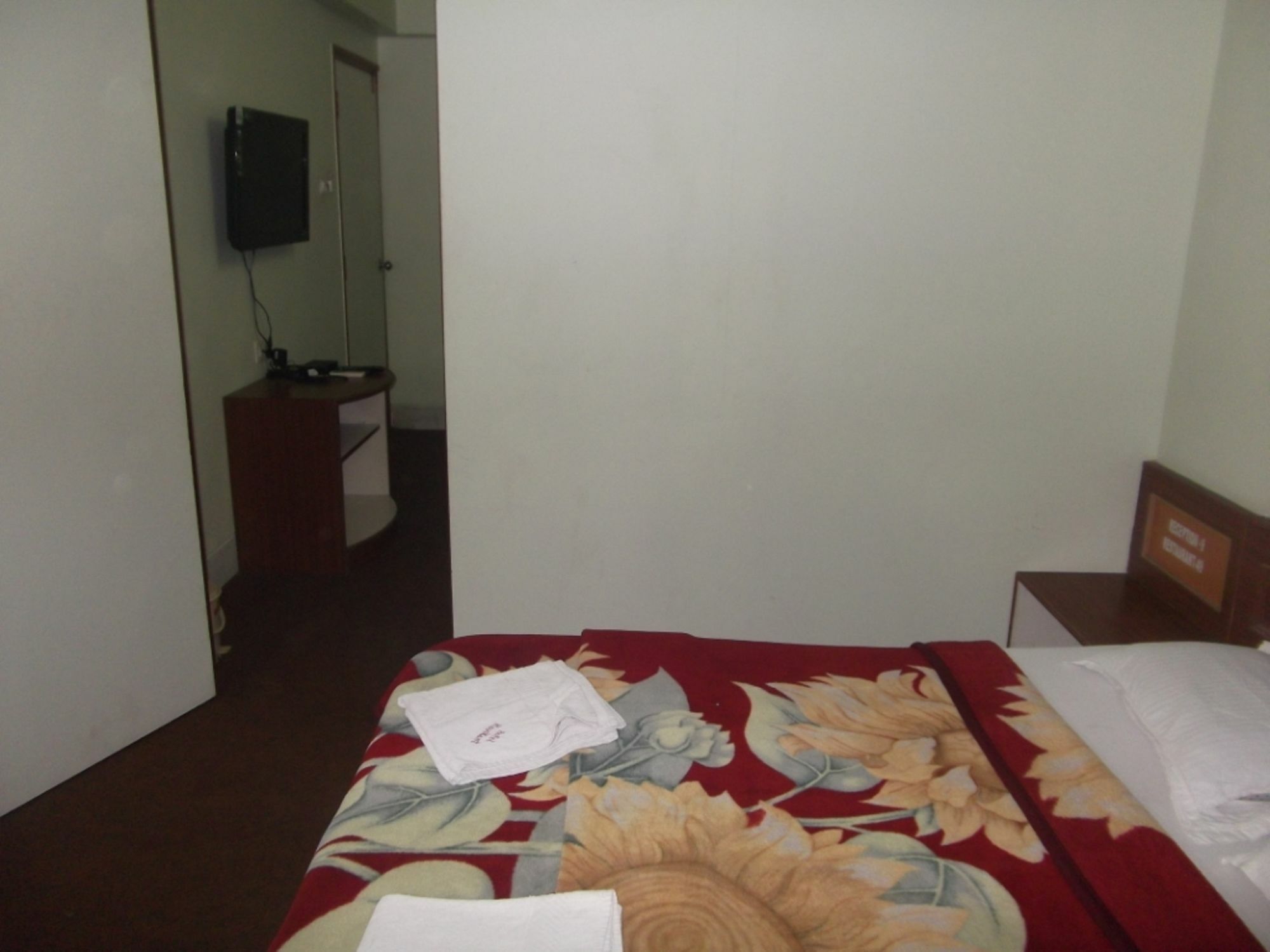 פונה Hotel Ravikant מראה חיצוני תמונה