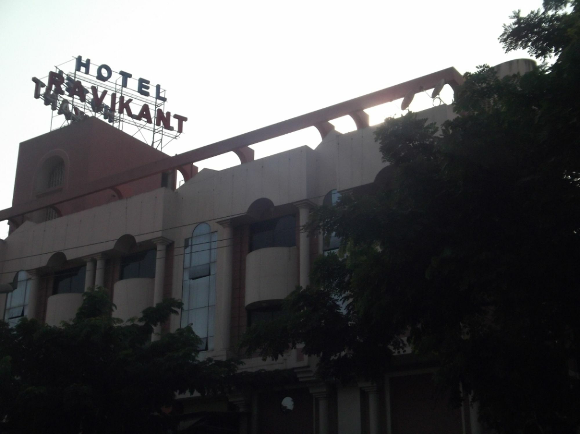 פונה Hotel Ravikant מראה חיצוני תמונה