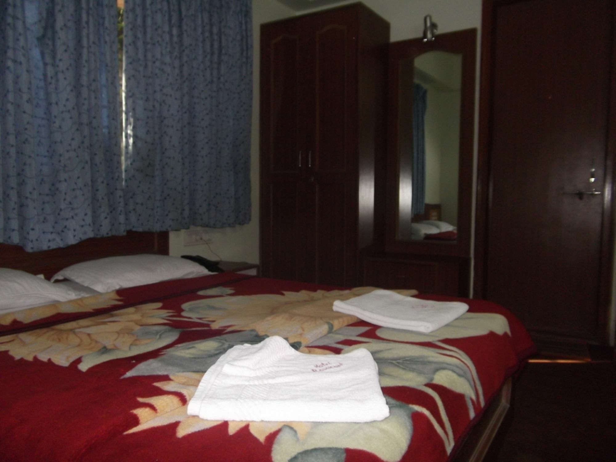פונה Hotel Ravikant מראה חיצוני תמונה