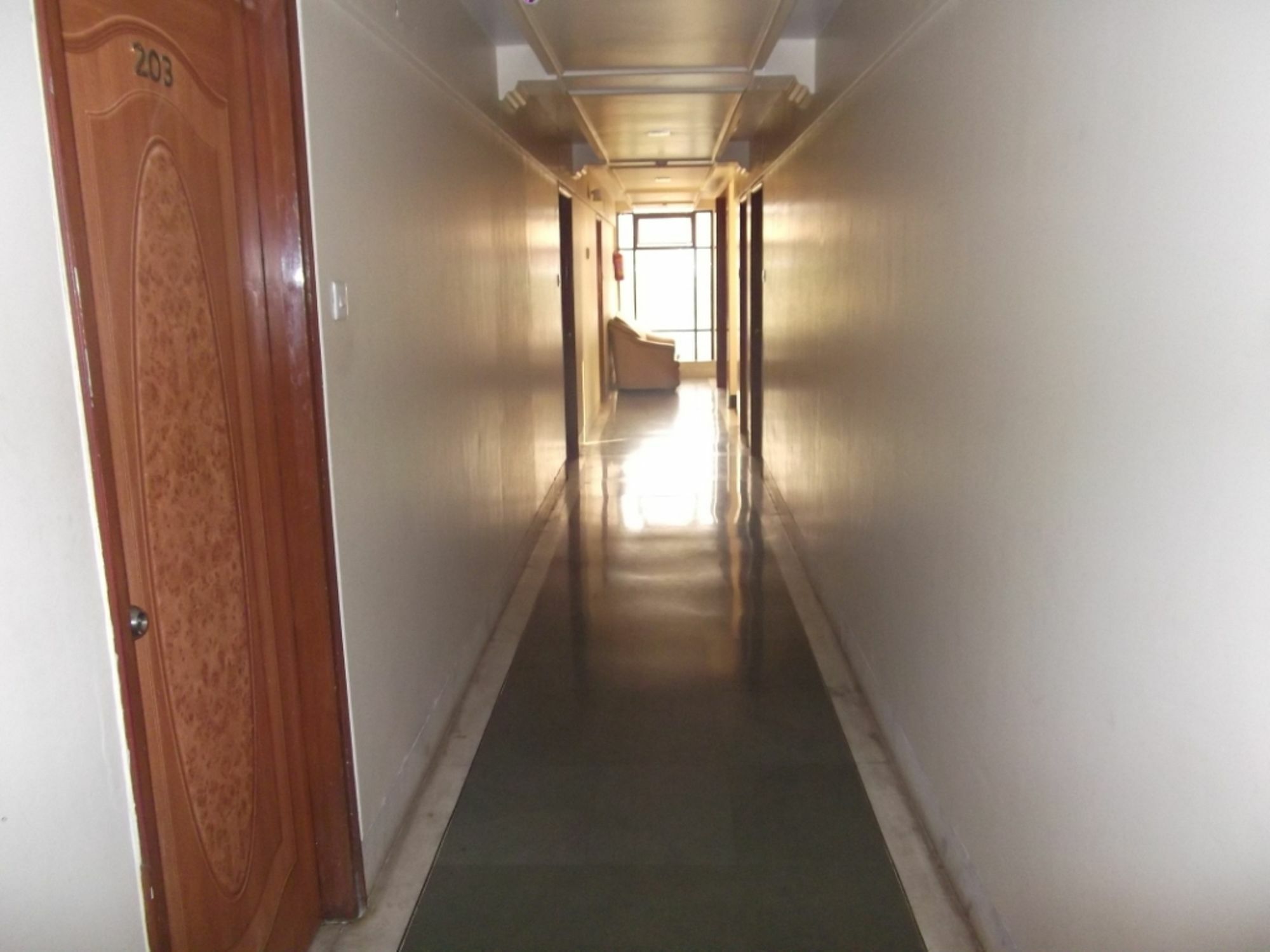פונה Hotel Ravikant מראה חיצוני תמונה